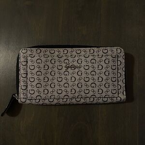 GUESS wallet